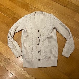 Gap Cable-knit Cardigan in off-white XS, two front pockets, NWOT